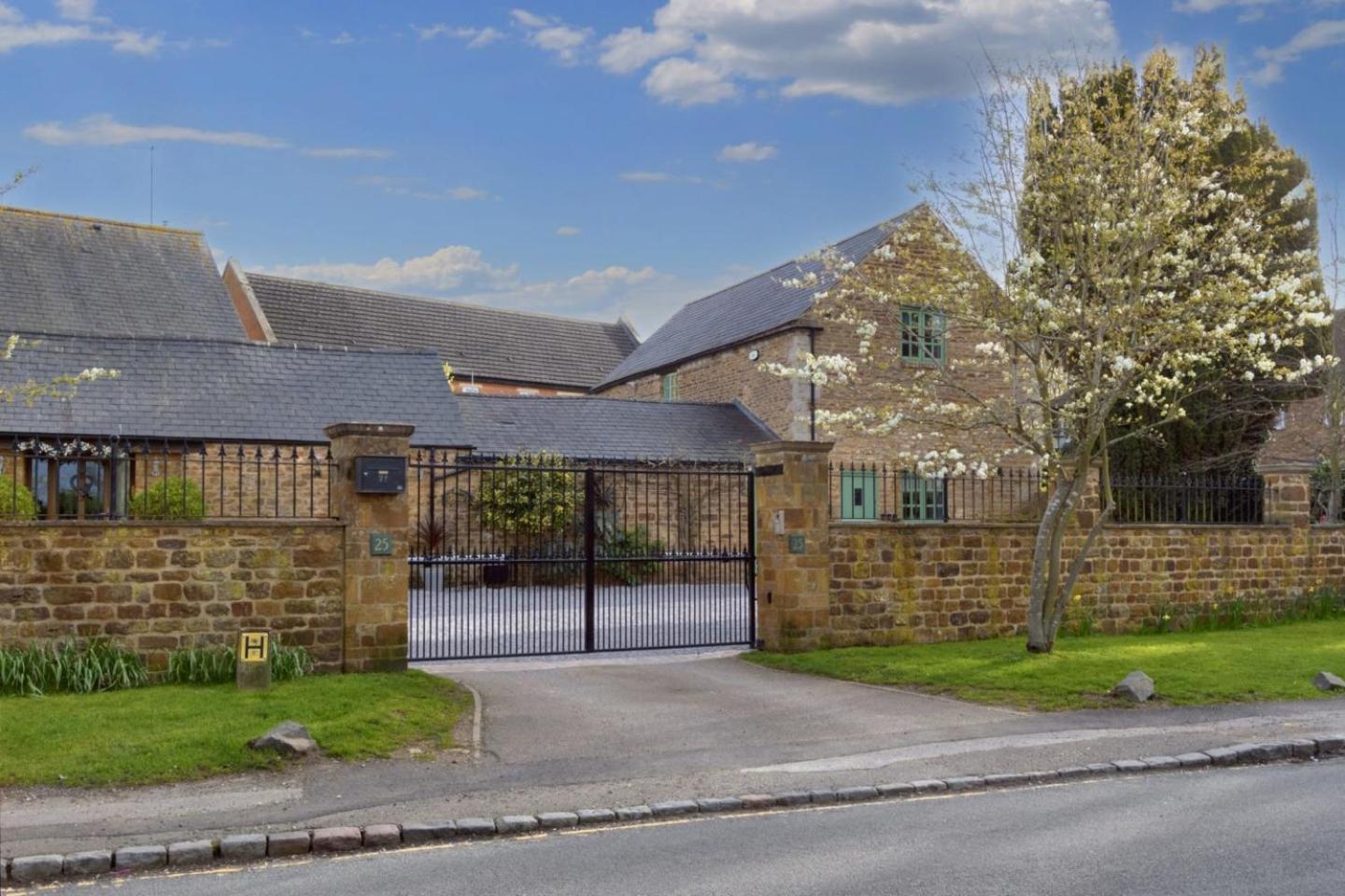 The Old Stables * Northampton